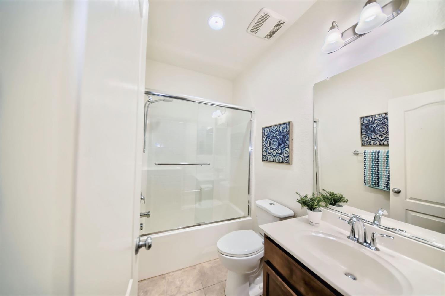 Detail Gallery Image 32 of 89 For 285 W Santa Clara Dr, Mountain House,  CA 95391 - 4 Beds | 3 Baths