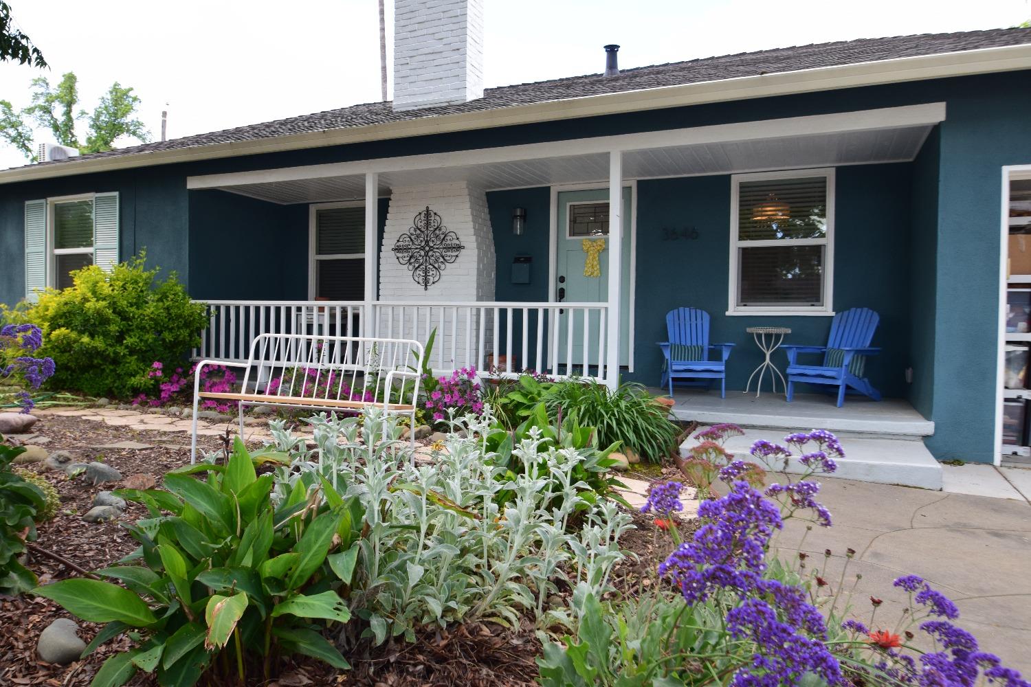 Detail Gallery Image 1 of 1 For 3646 55th St, Sacramento,  CA 95820 - 3 Beds | 2 Baths