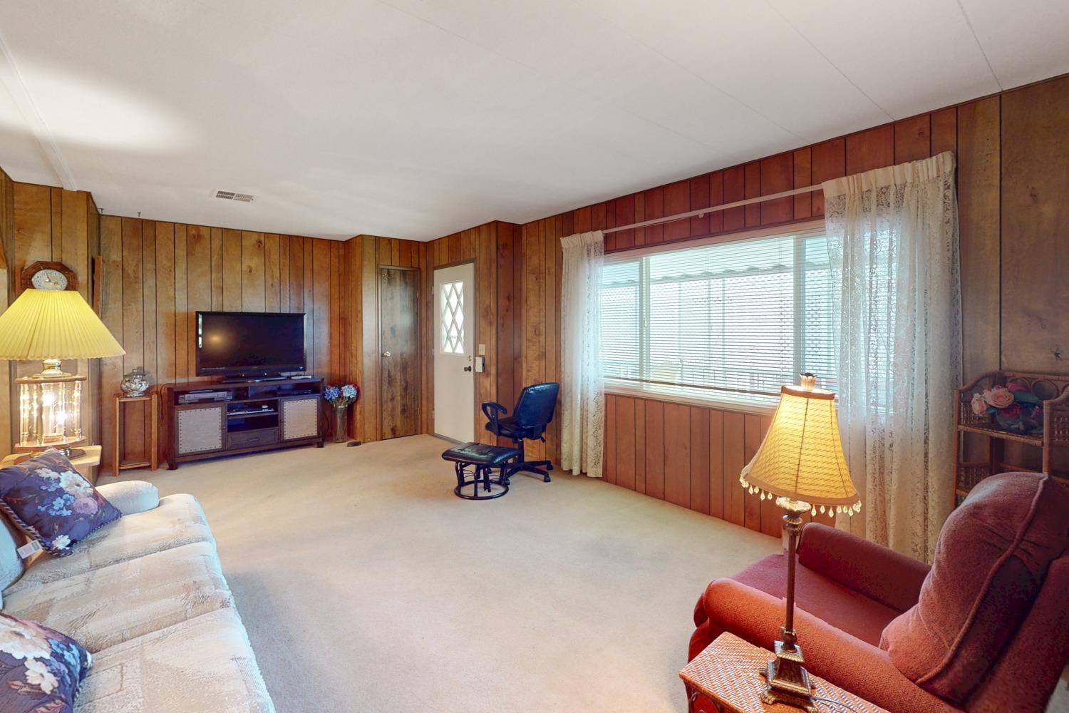 Detail Gallery Image 12 of 45 For 126 El Verano, Yuba City,  CA 95993 - 3 Beds | 2 Baths