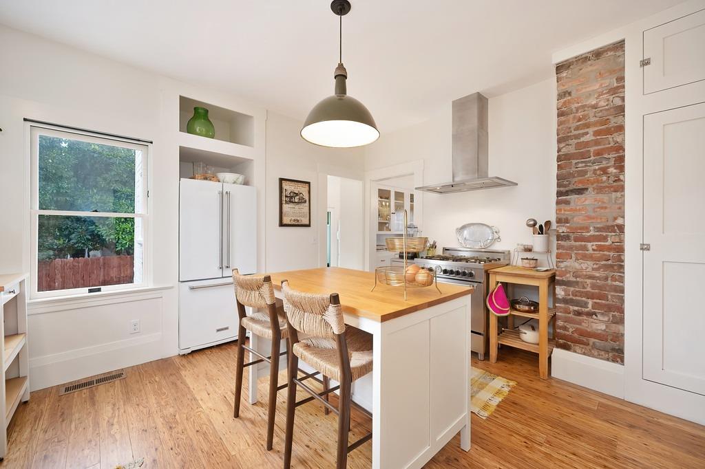 Detail Gallery Image 15 of 59 For 1333 33rd St, Sacramento,  CA 95816 - 5 Beds | 2 Baths
