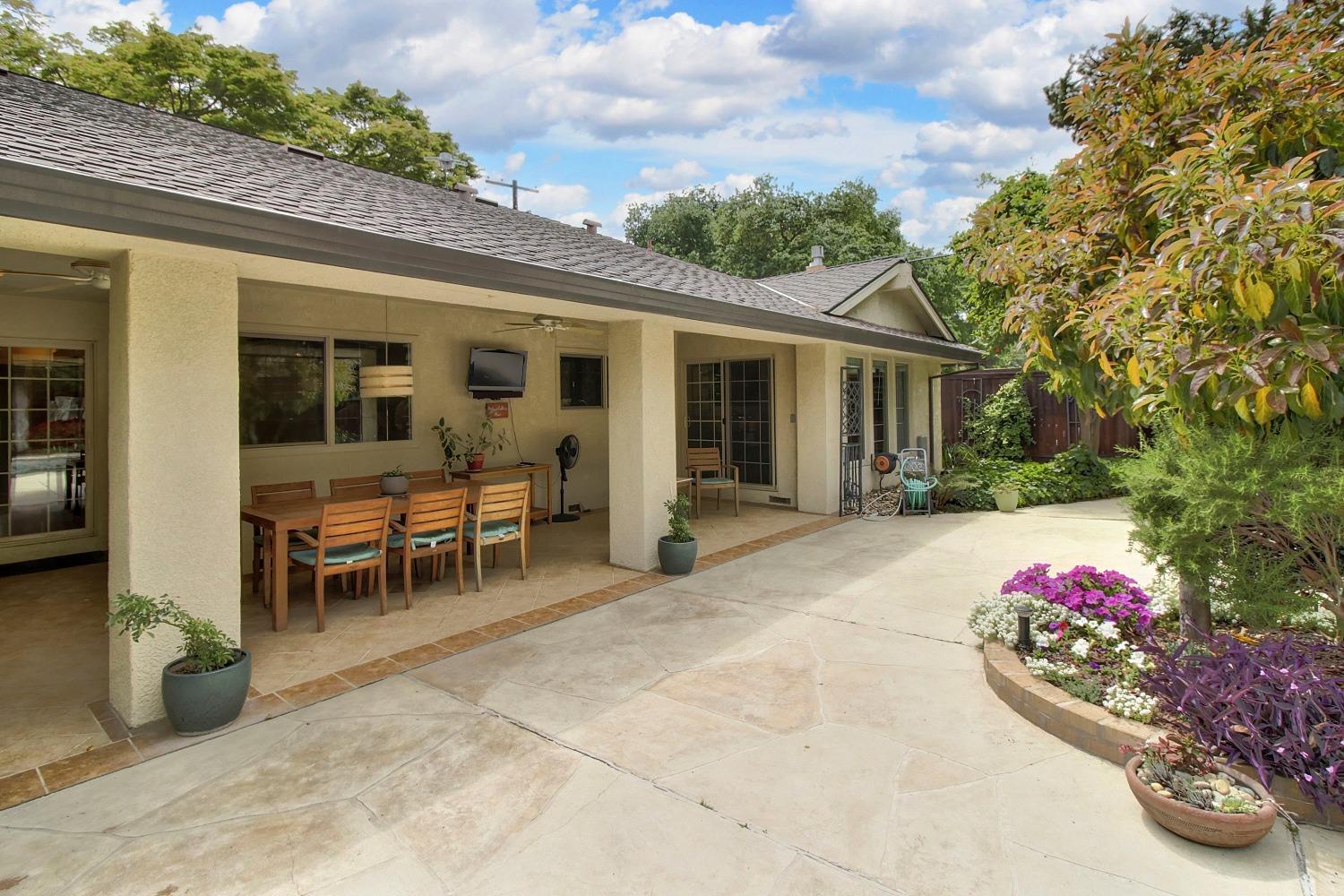 Detail Gallery Image 42 of 56 For 3841 American River Dr, Sacramento,  CA 95864 - 4 Beds | 3 Baths
