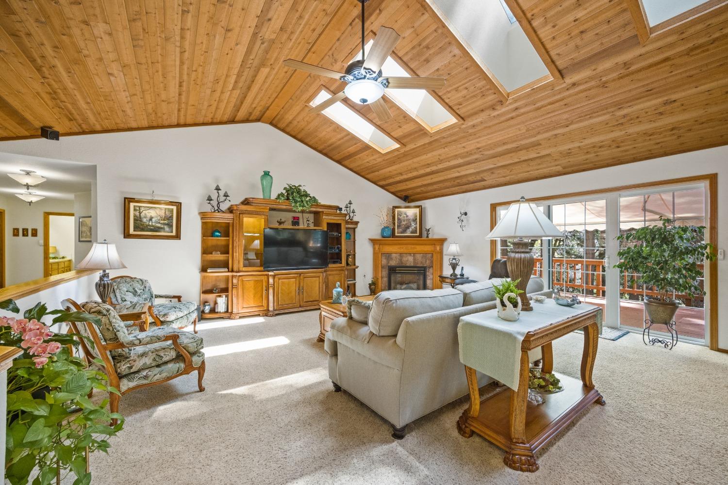 Detail Gallery Image 8 of 73 For 4013 Garnet Rd, Pollock Pines,  CA 95726 - 4 Beds | 3 Baths