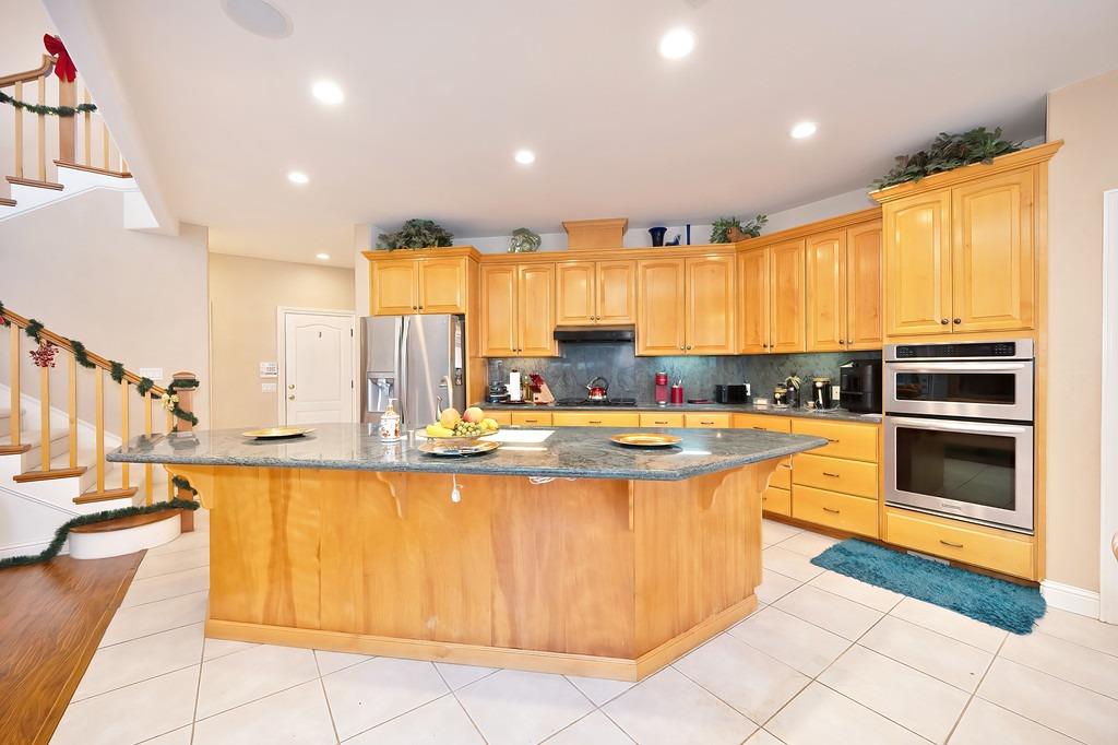 Lawnview Way, Elk Grove, California image 24