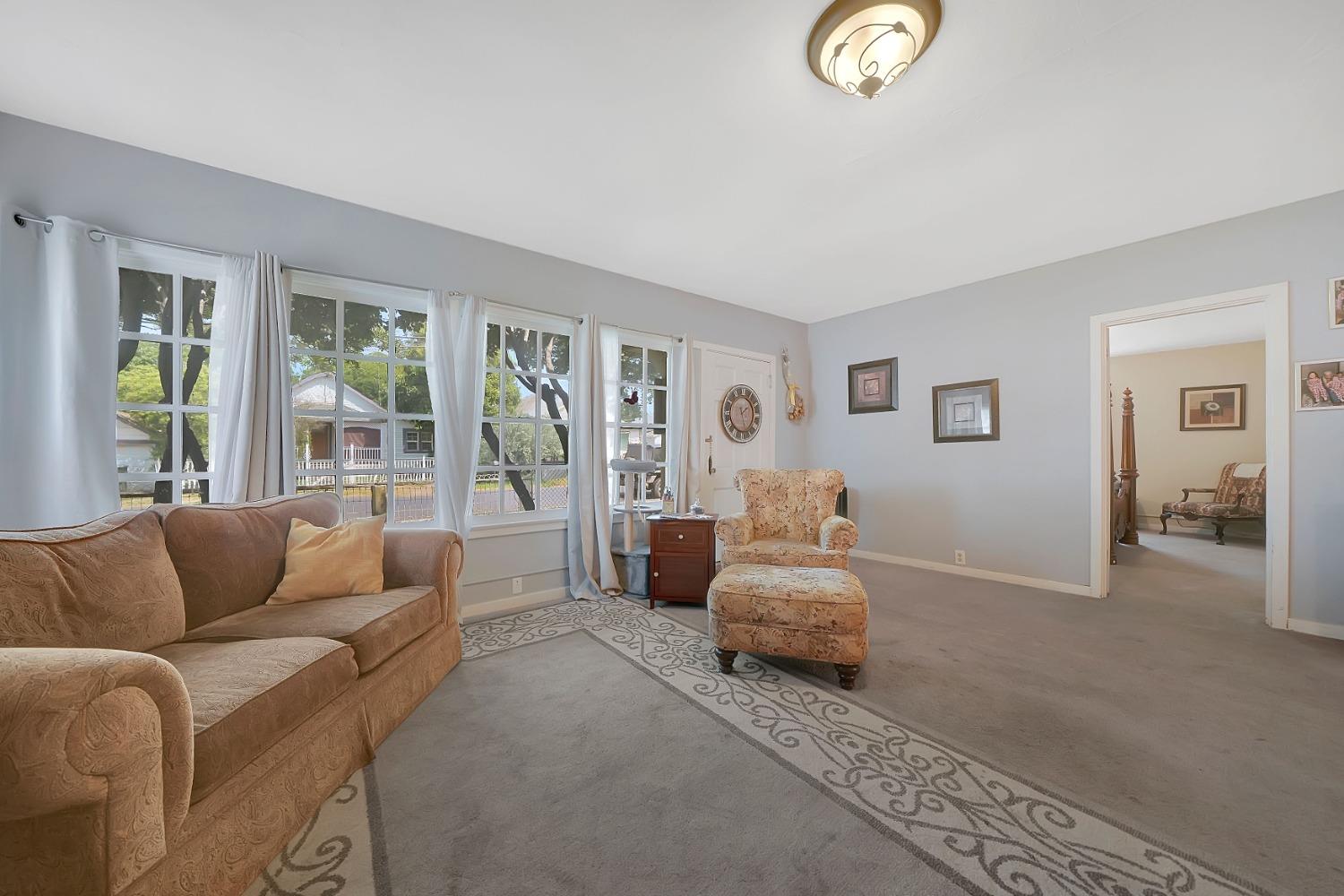 Detail Gallery Image 15 of 72 For 217 S Buena Vista St, Ione,  CA 95640 - 5 Beds | 2 Baths