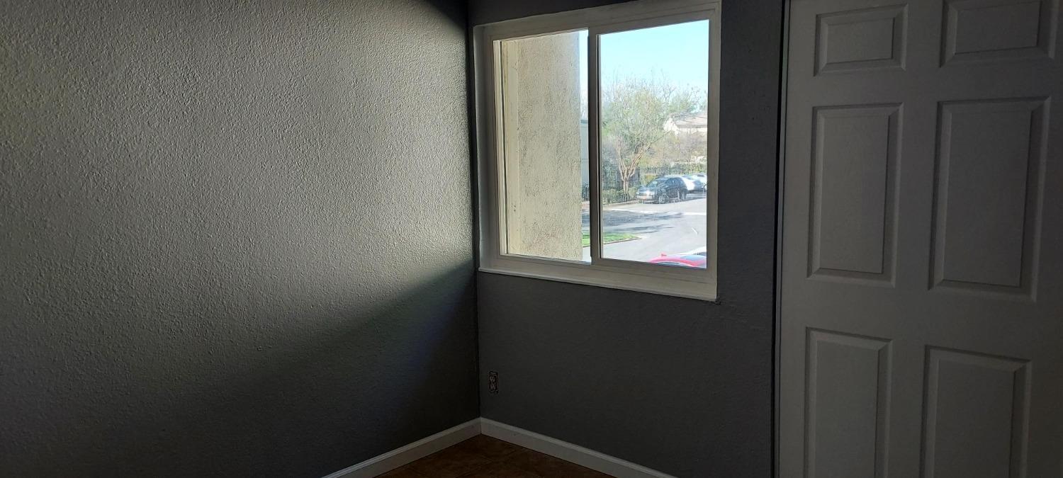 Photo #4: 225053680 Listing: Photo #4
