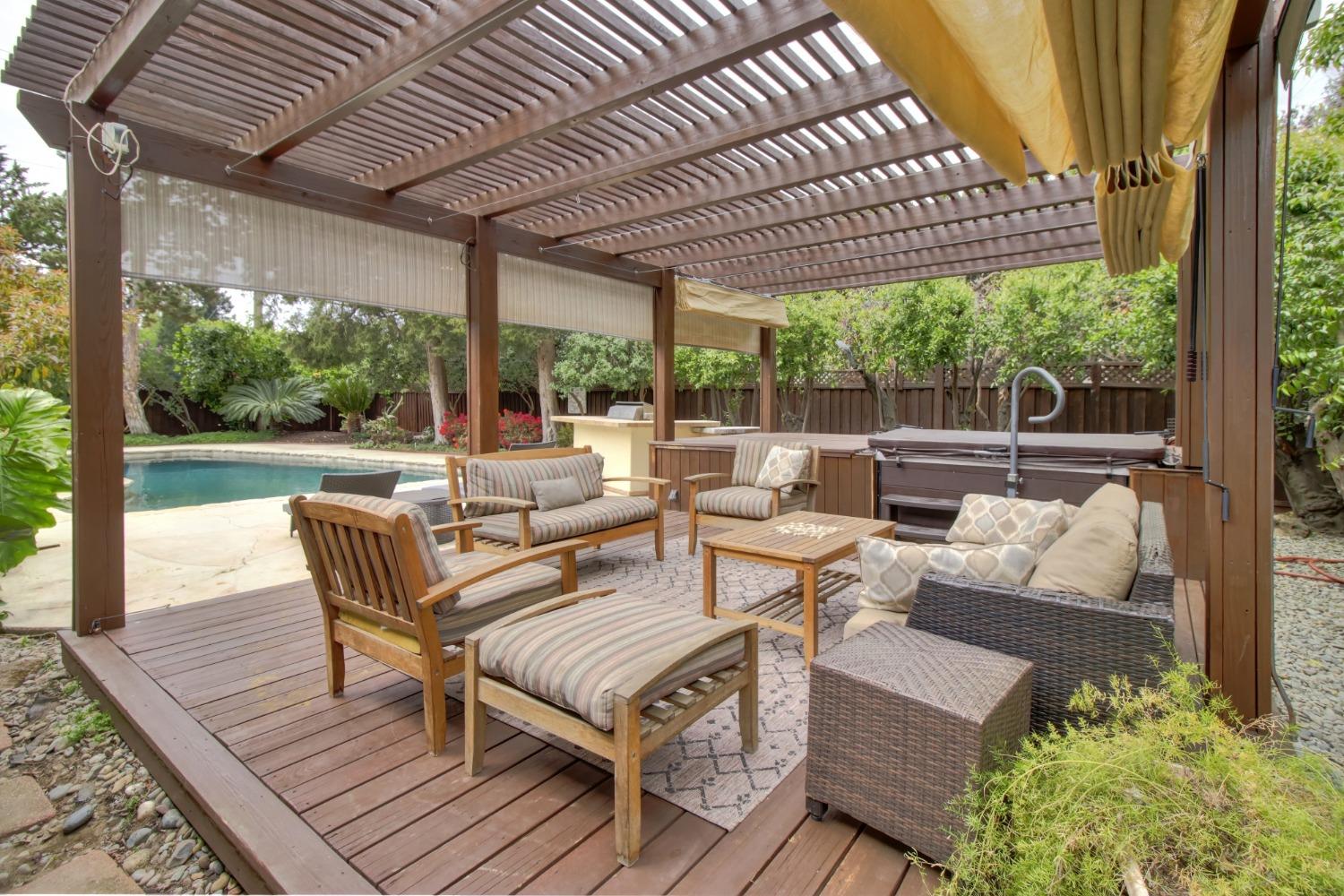 Detail Gallery Image 51 of 56 For 3841 American River Dr, Sacramento,  CA 95864 - 4 Beds | 3 Baths