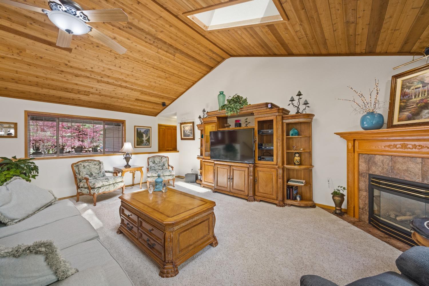 Detail Gallery Image 10 of 73 For 4013 Garnet Rd, Pollock Pines,  CA 95726 - 4 Beds | 3 Baths