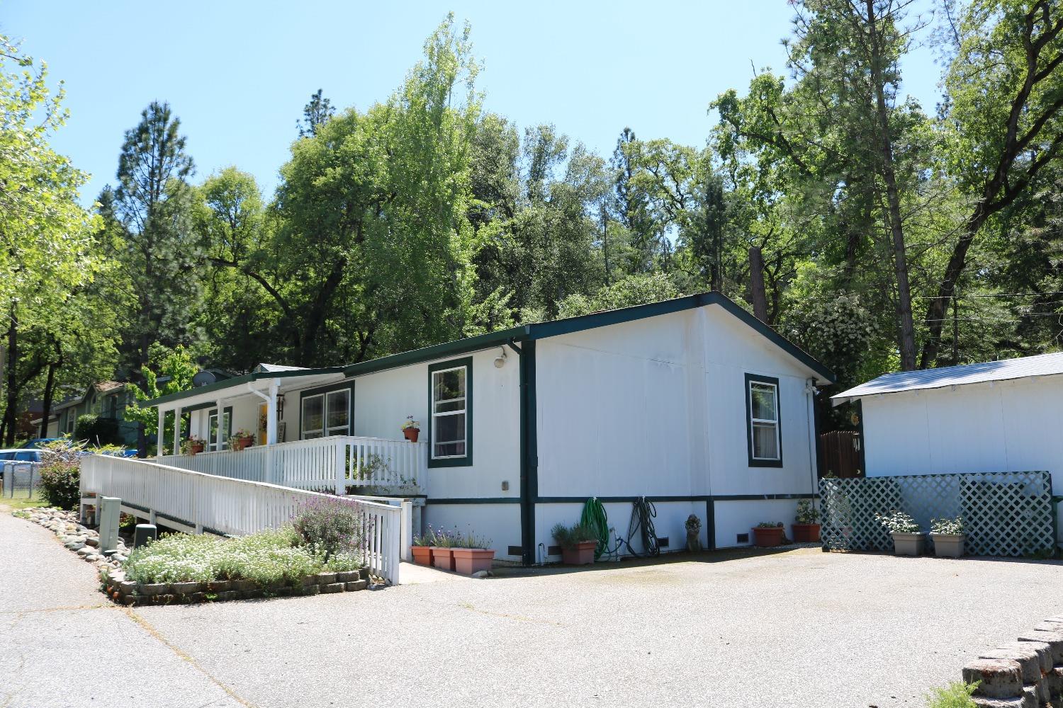 Sierra Circle, Penn Valley, California image 31