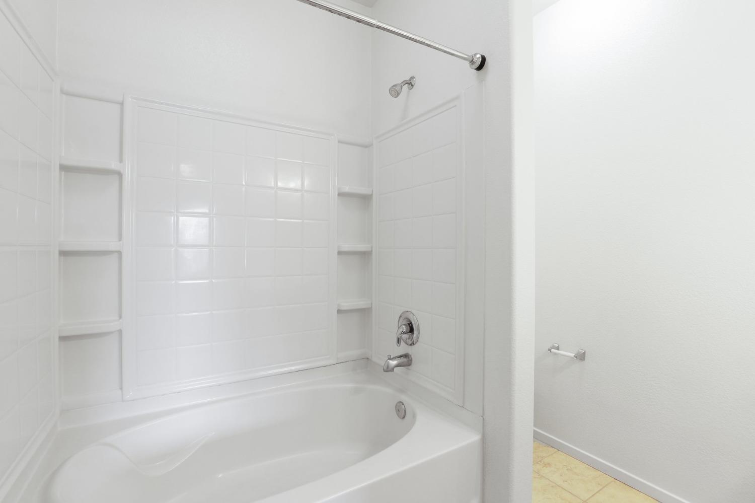 Photo #21: 225042951 Listing: Photo #21