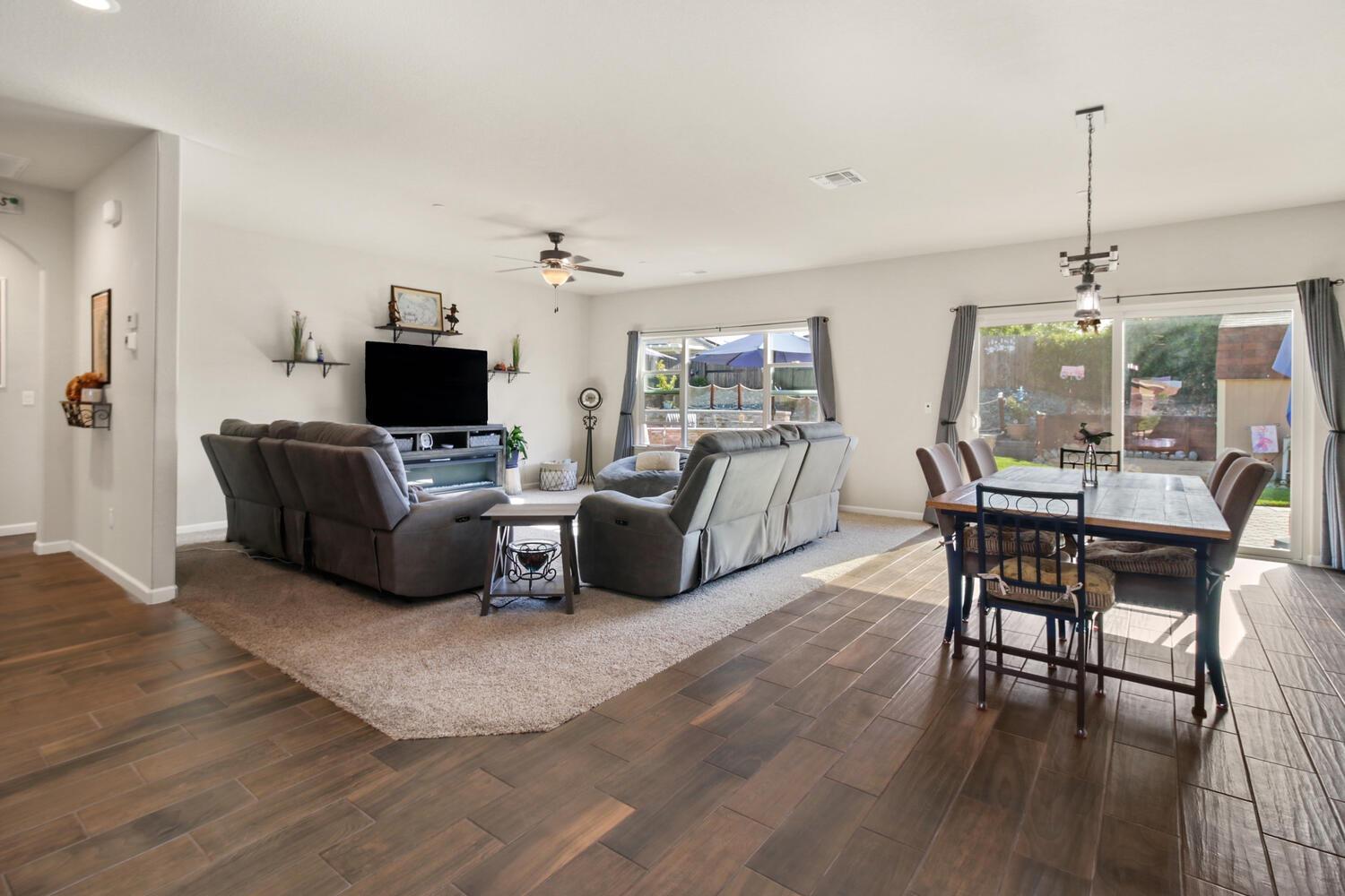 Detail Gallery Image 10 of 60 For 394 Avalon Dr, Ione,  CA 95640 - 3 Beds | 2 Baths