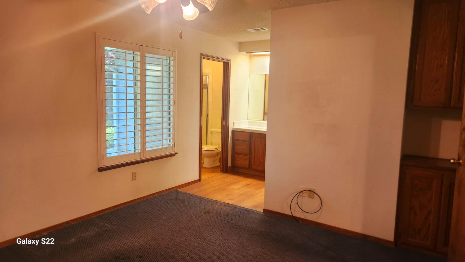 Detail Gallery Image 8 of 10 For 5936 S Feemster Ct, Visalia,  CA 93277 - 3 Beds | 2 Baths