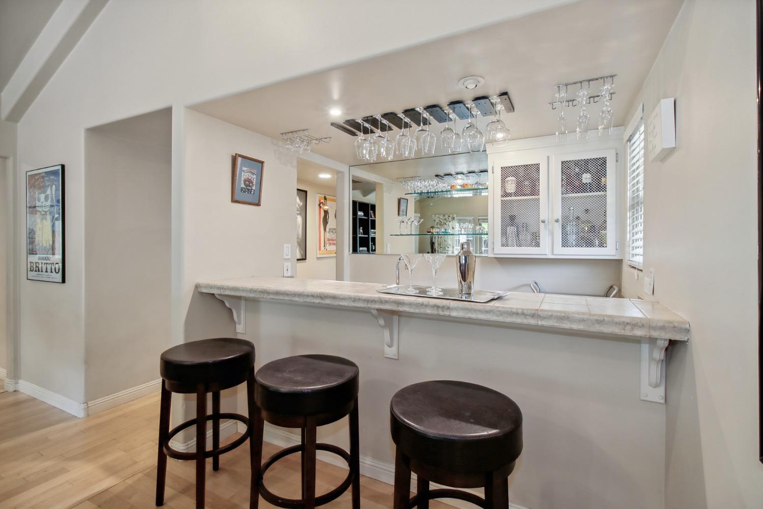 Detail Gallery Image 27 of 56 For 3841 American River Dr, Sacramento,  CA 95864 - 4 Beds | 3 Baths