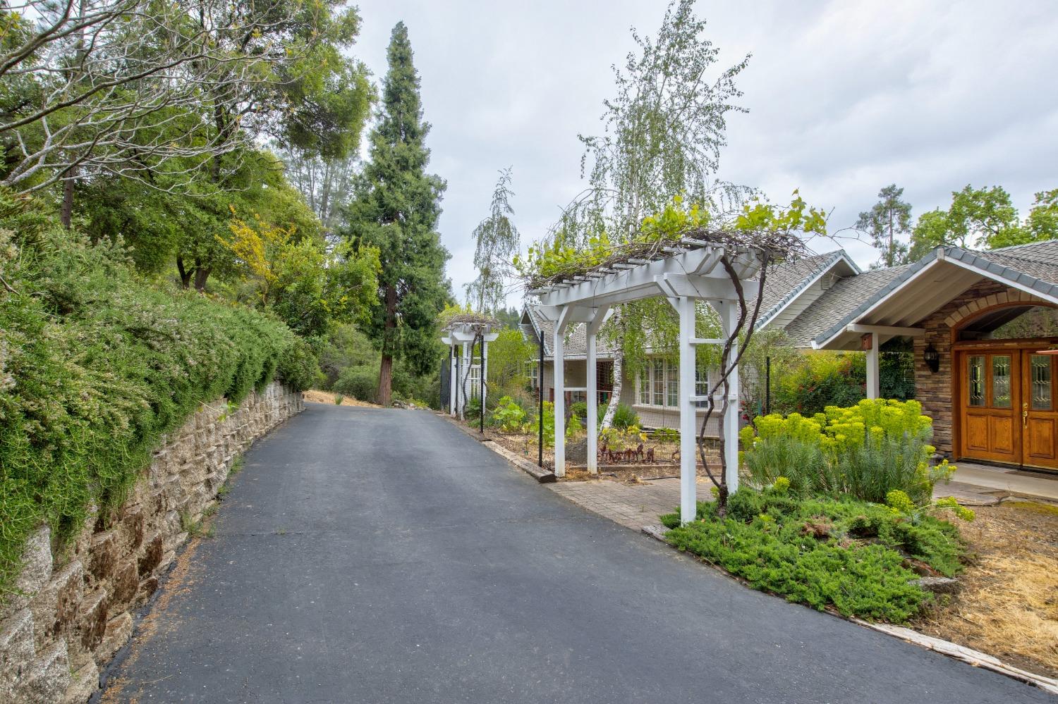 Detail Gallery Image 3 of 97 For 6909 Flat Creek Rd, Somerset,  CA 95684 - 3 Beds | 2/1 Baths