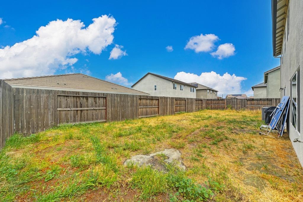 Detail Gallery Image 39 of 39 For 1735 Townsend Ave, Manteca,  CA 95337 - 4 Beds | 3 Baths