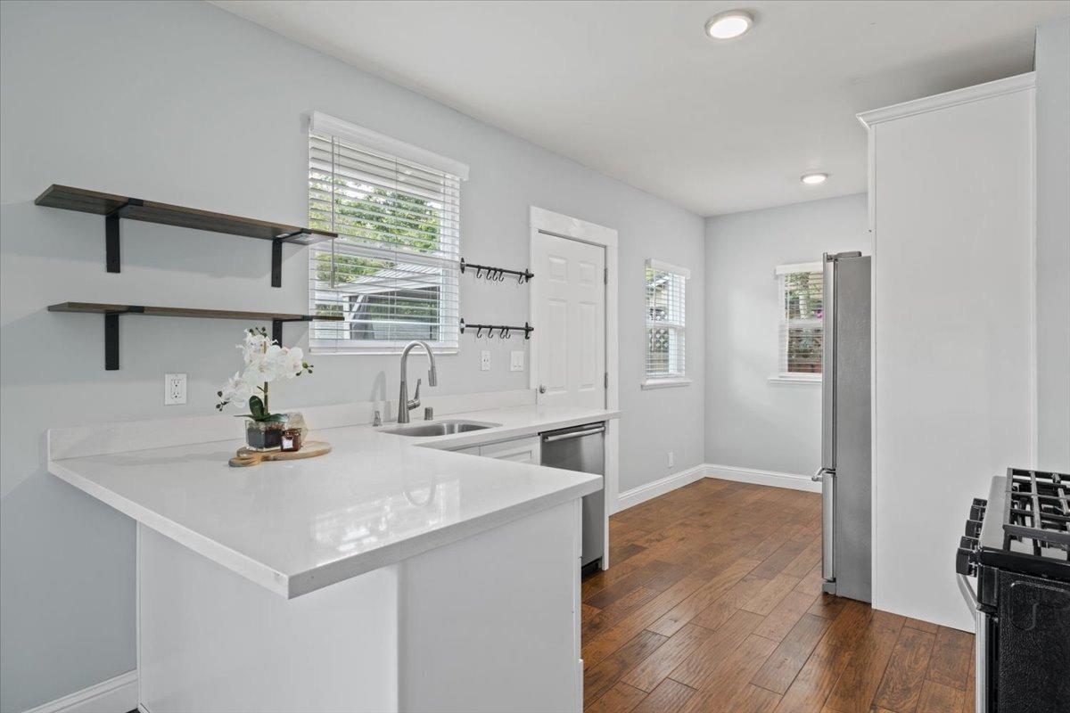 Detail Gallery Image 9 of 25 For 2600 20th St, Sacramento,  CA 95818 - 2 Beds | 1 Baths