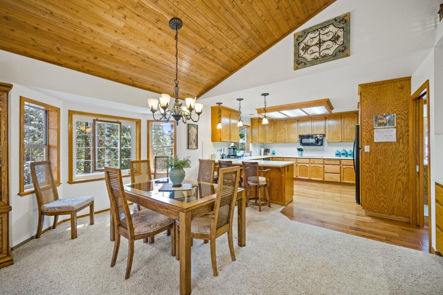 Detail Gallery Image 13 of 73 For 4013 Garnet Rd, Pollock Pines,  CA 95726 - 4 Beds | 3 Baths