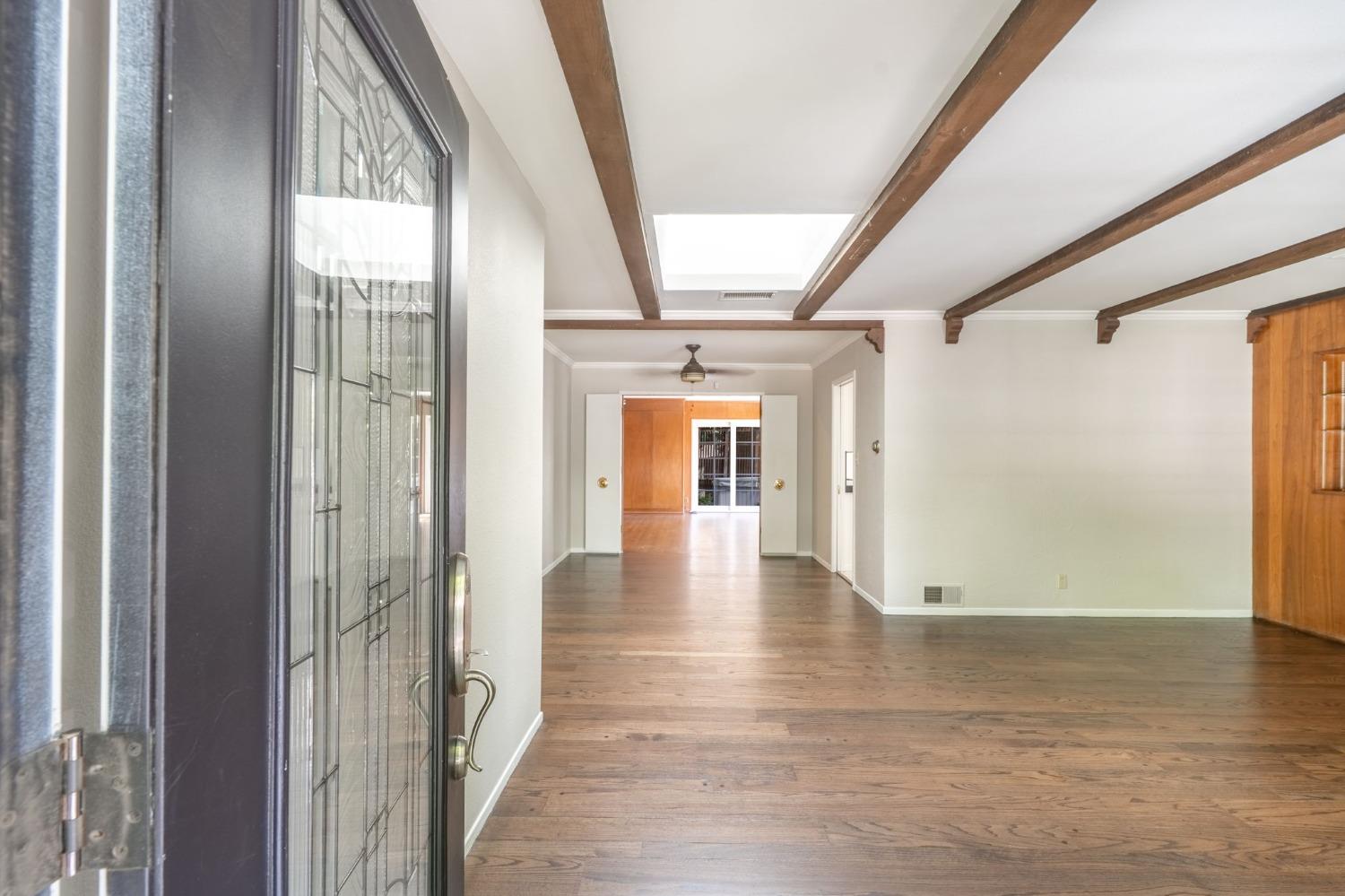 Detail Gallery Image 5 of 39 For 7516 Brentwood Dr, Stockton,  CA 95207 - 3 Beds | 1/1 Baths