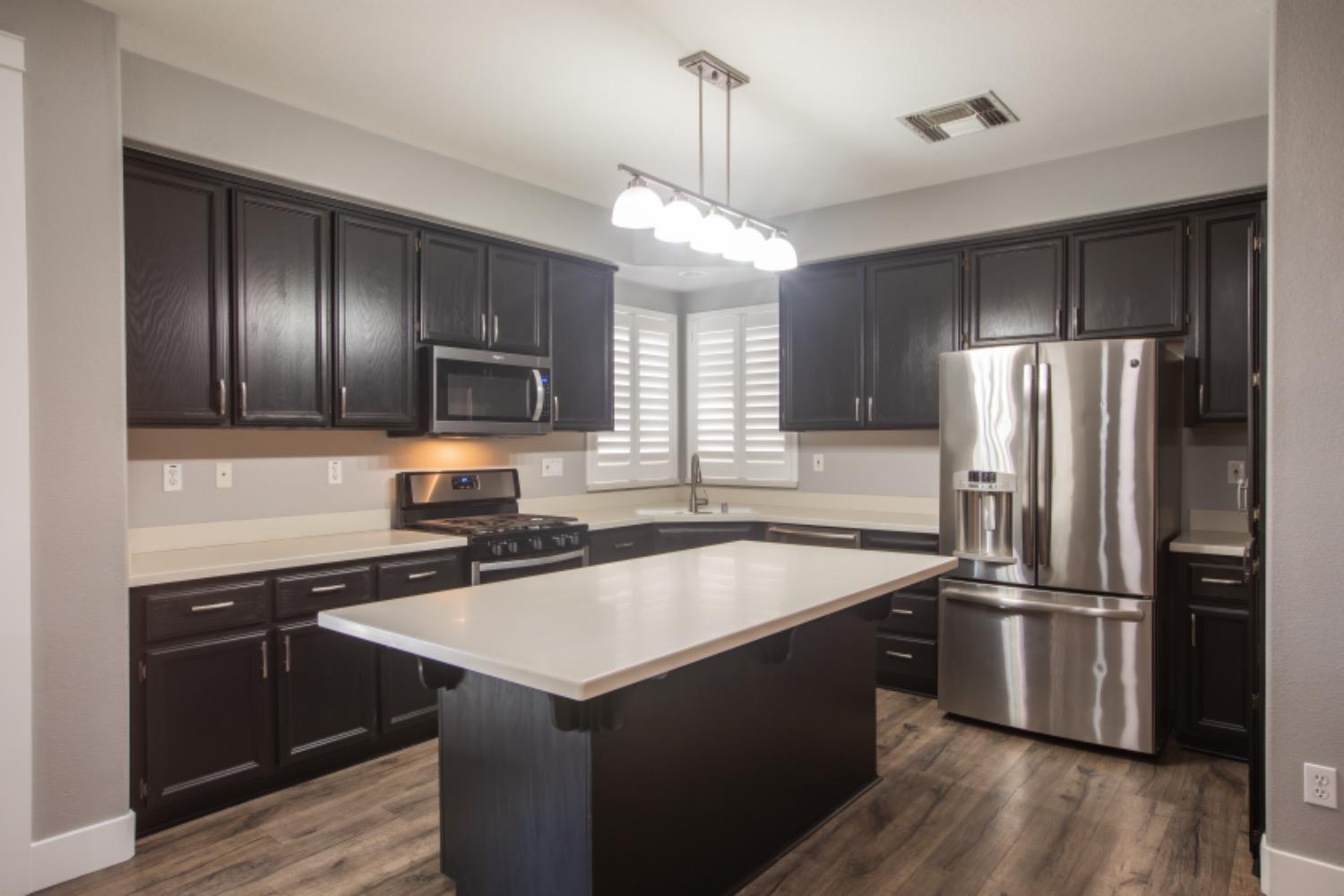 Vail Court, Rocklin, California image 7