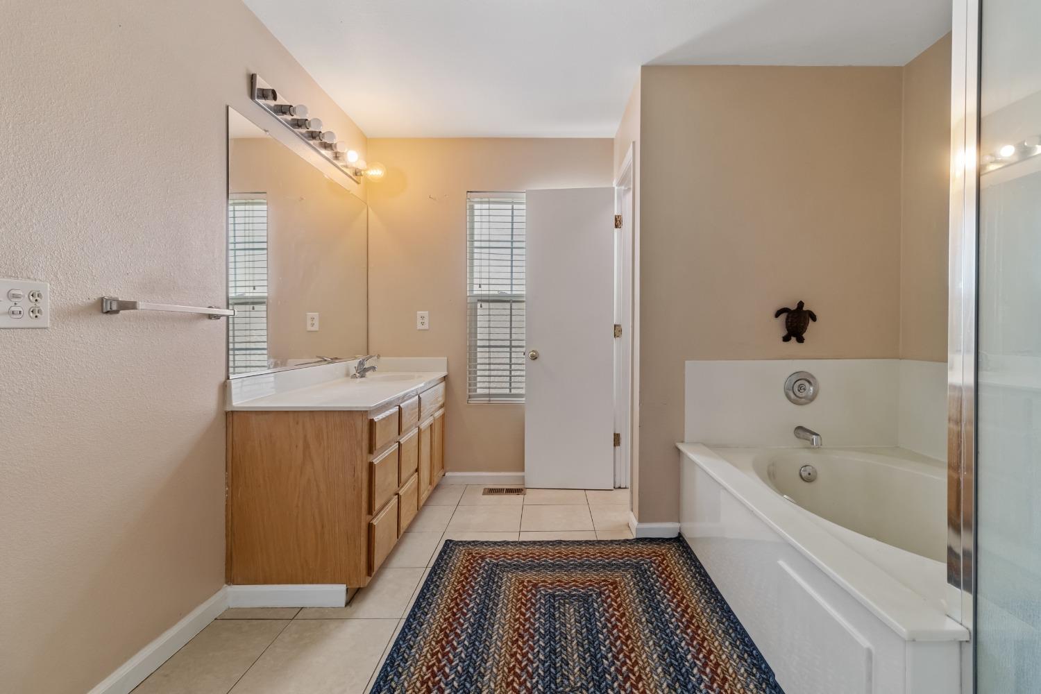 Detail Gallery Image 12 of 17 For 1281 Sunup Dr, Merced,  CA 95348 - 3 Beds | 2/1 Baths