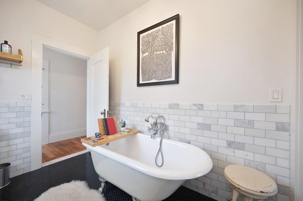 Detail Gallery Image 32 of 59 For 1333 33rd St, Sacramento,  CA 95816 - 5 Beds | 2 Baths