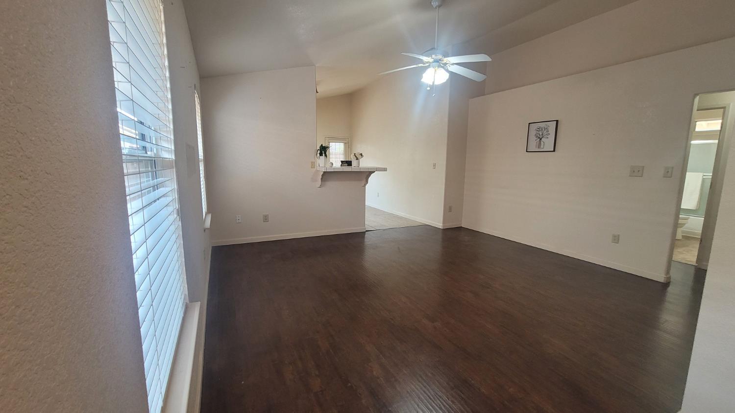 Detail Gallery Image 2 of 25 For 1117 La Mesa, Escalon,  CA 95320 - 3 Beds | 2 Baths