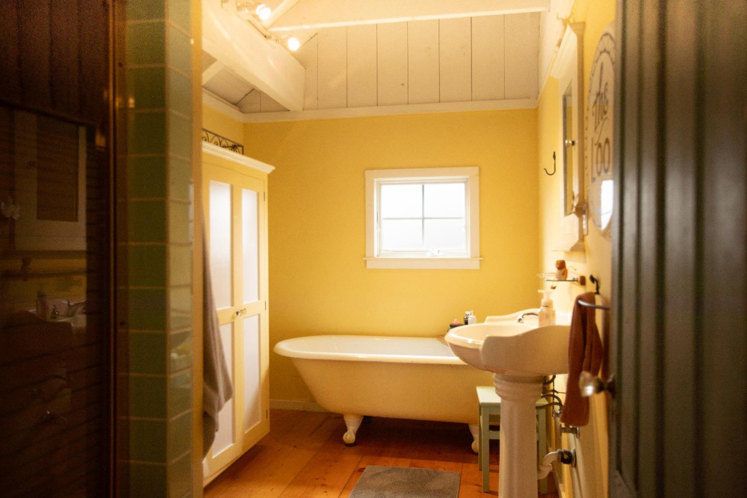 Detail Gallery Image 19 of 78 For 5963 Schilling Rd, Coulterville,  CA 95311 - 3 Beds | 2/1 Baths
