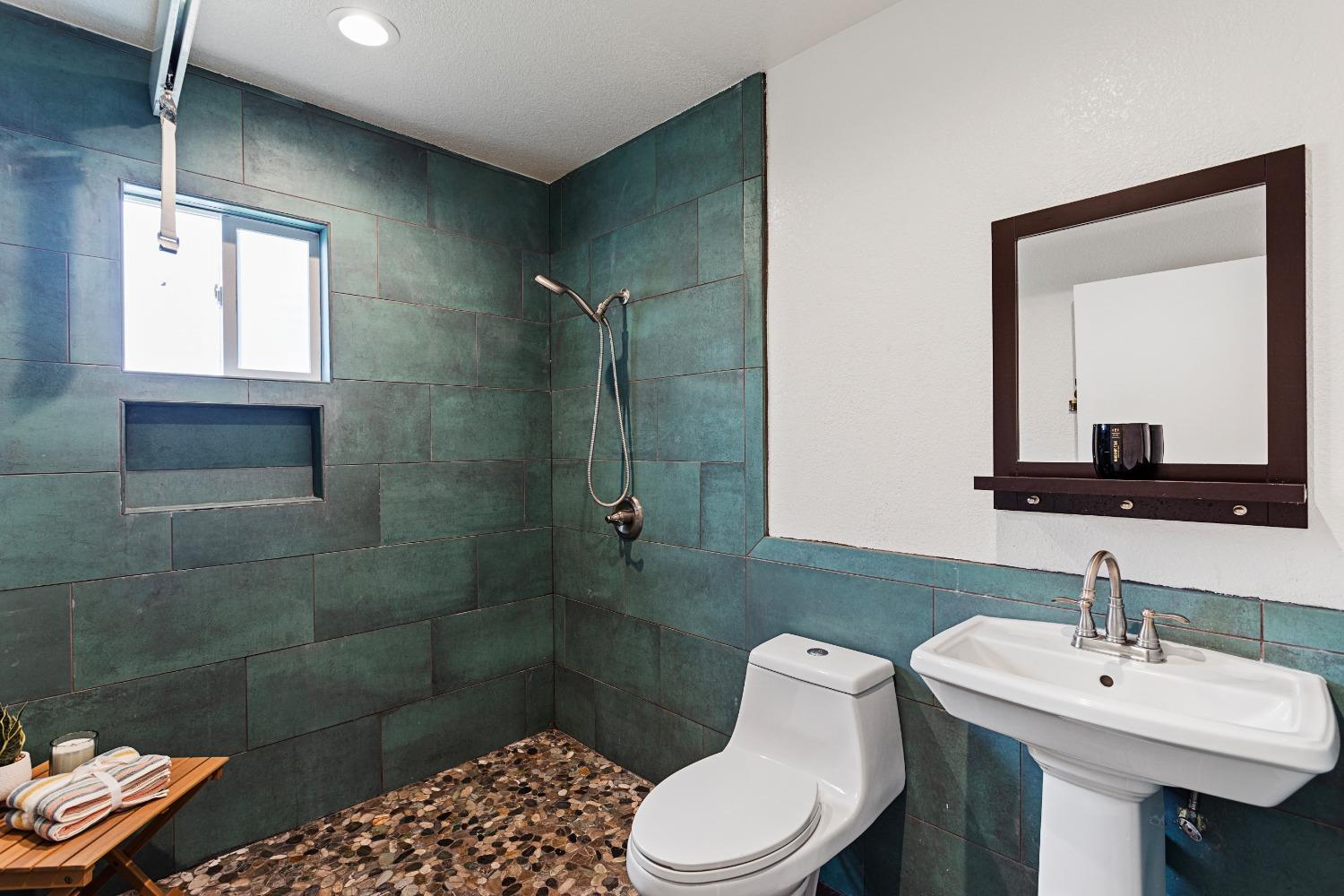 Detail Gallery Image 11 of 17 For 3220 Lerwick Rd, Sacramento,  CA 95821 - 3 Beds | 2 Baths