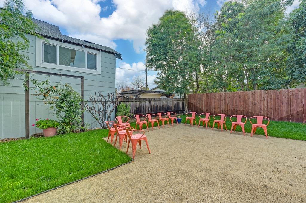 Detail Gallery Image 41 of 59 For 1333 33rd St, Sacramento,  CA 95816 - 5 Beds | 2 Baths