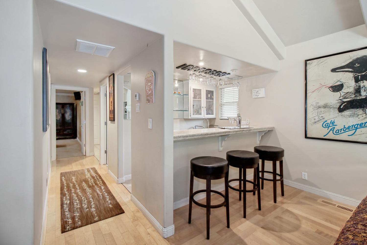 Detail Gallery Image 29 of 56 For 3841 American River Dr, Sacramento,  CA 95864 - 4 Beds | 3 Baths