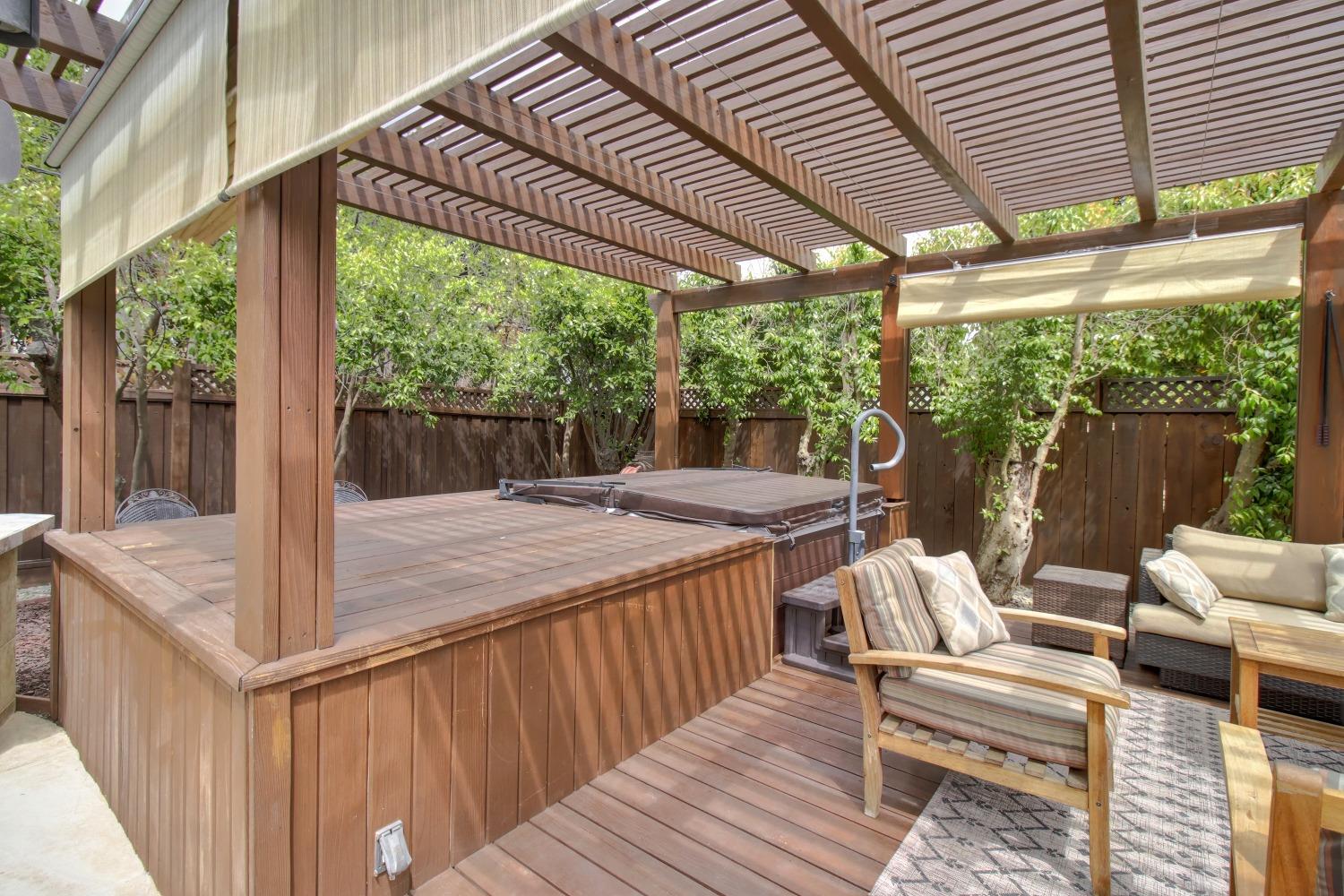 Detail Gallery Image 50 of 56 For 3841 American River Dr, Sacramento,  CA 95864 - 4 Beds | 3 Baths