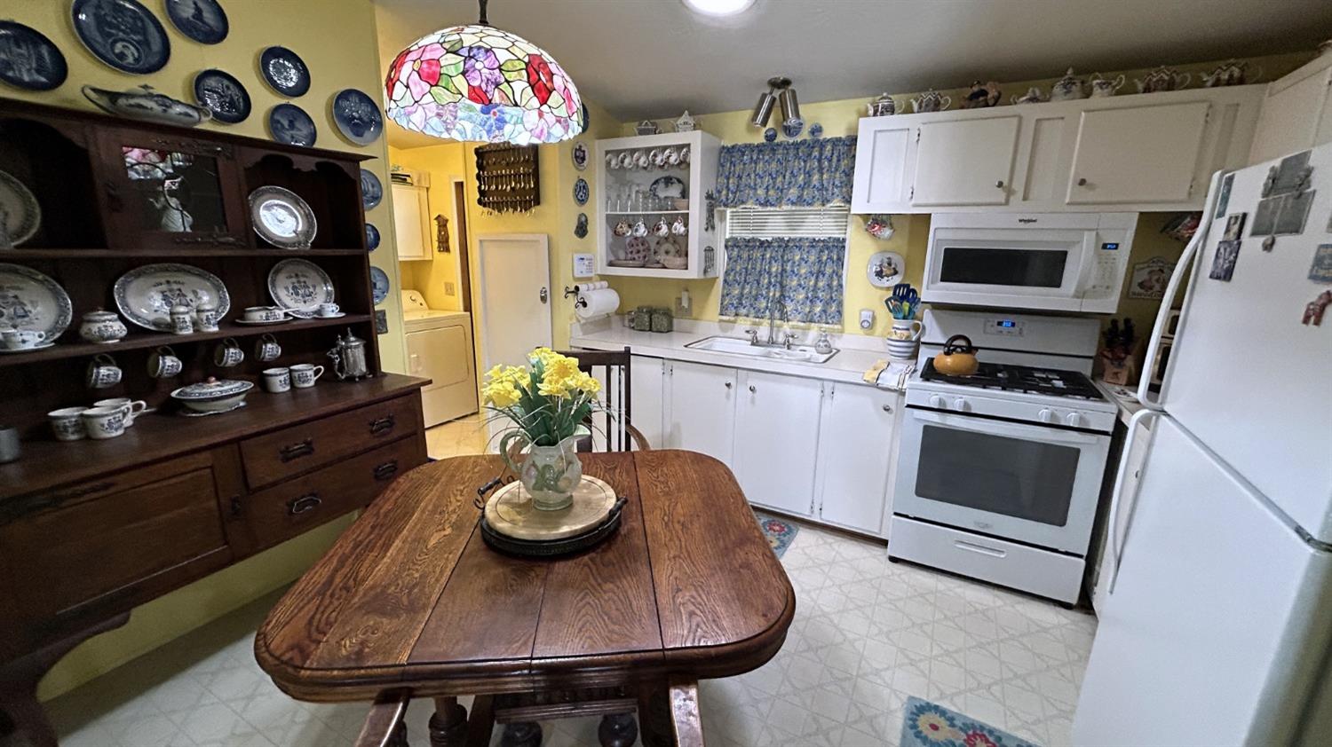 Detail Gallery Image 2 of 11 For 3901 Lake Rd 157, West Sacramento,  CA 95691 - 3 Beds | 2 Baths
