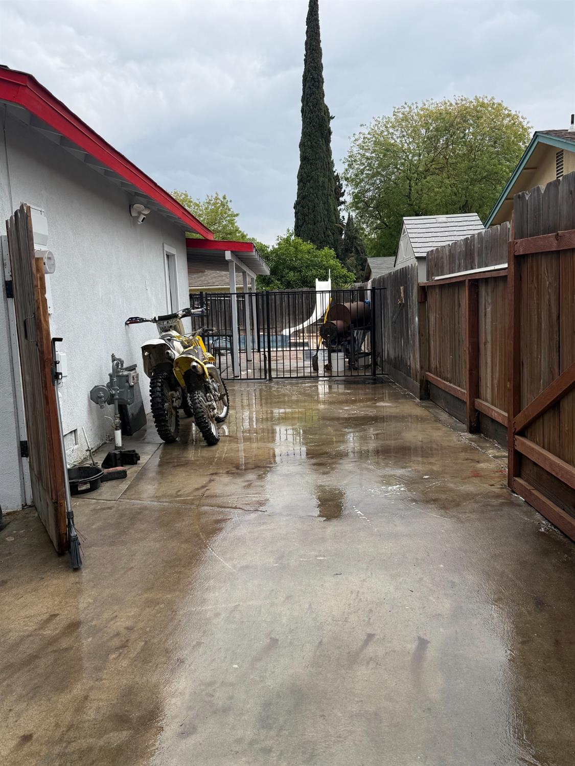 Bateman, Modesto, California image 43