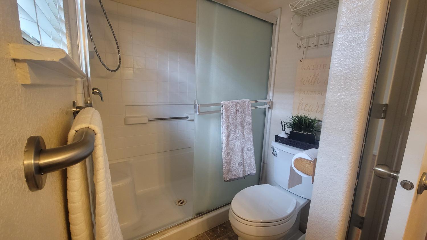 Detail Gallery Image 17 of 25 For 1117 La Mesa, Escalon,  CA 95320 - 3 Beds | 2 Baths