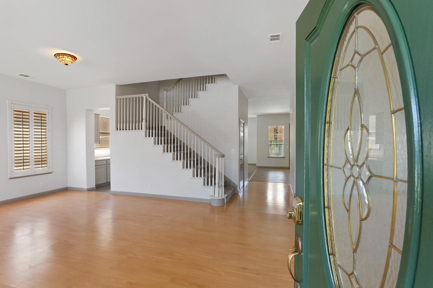 Detail Gallery Image 5 of 64 For 619 Pecan Dr, Ripon,  CA 95366 - 5 Beds | 4 Baths