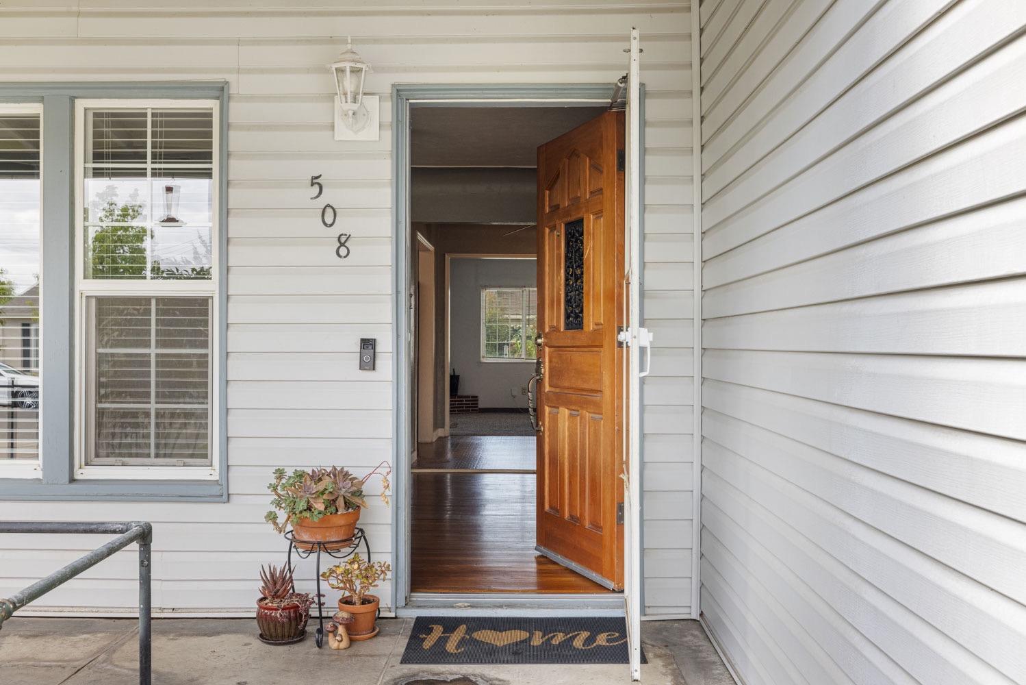 Detail Gallery Image 4 of 40 For 508 Alicante Dr, Lodi,  CA 95240 - 3 Beds | 2 Baths