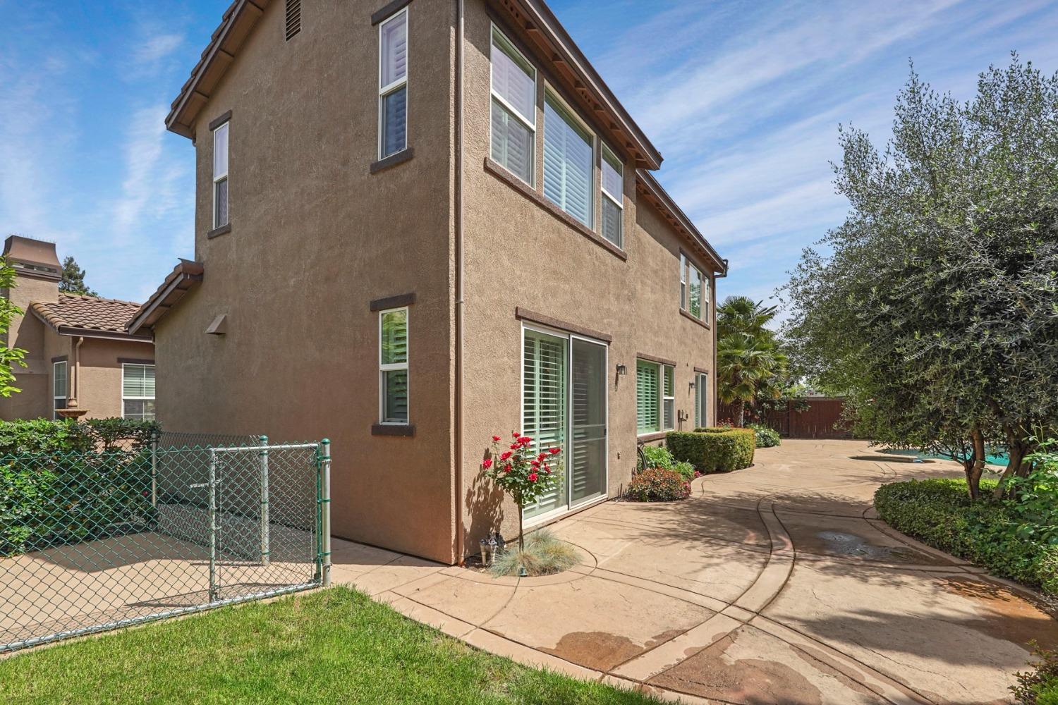 Pinkerton Way, Lodi, California image 50