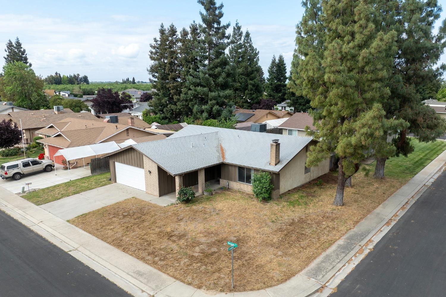 Burgundy Drive, Escalon, California image 3