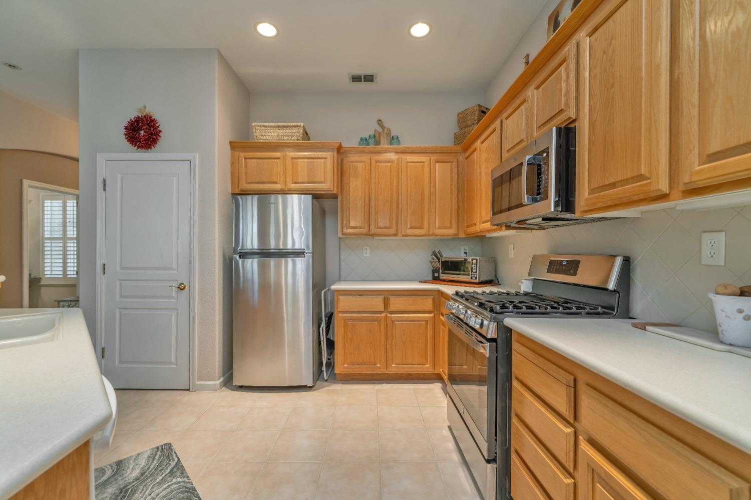 Tahoe Vista Drive, Rocklin, California image 15