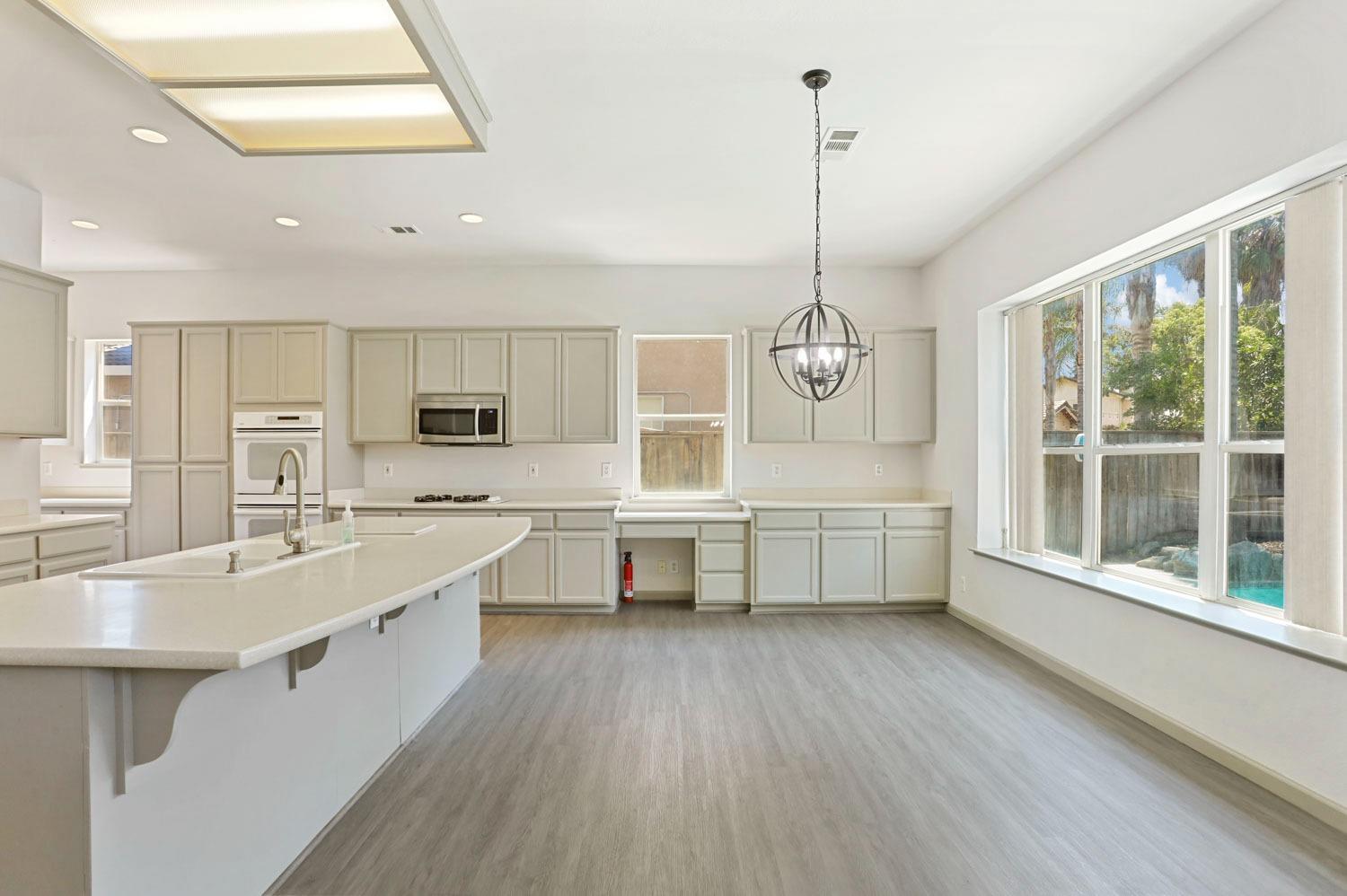 Detail Gallery Image 17 of 64 For 619 Pecan Dr, Ripon,  CA 95366 - 5 Beds | 4 Baths