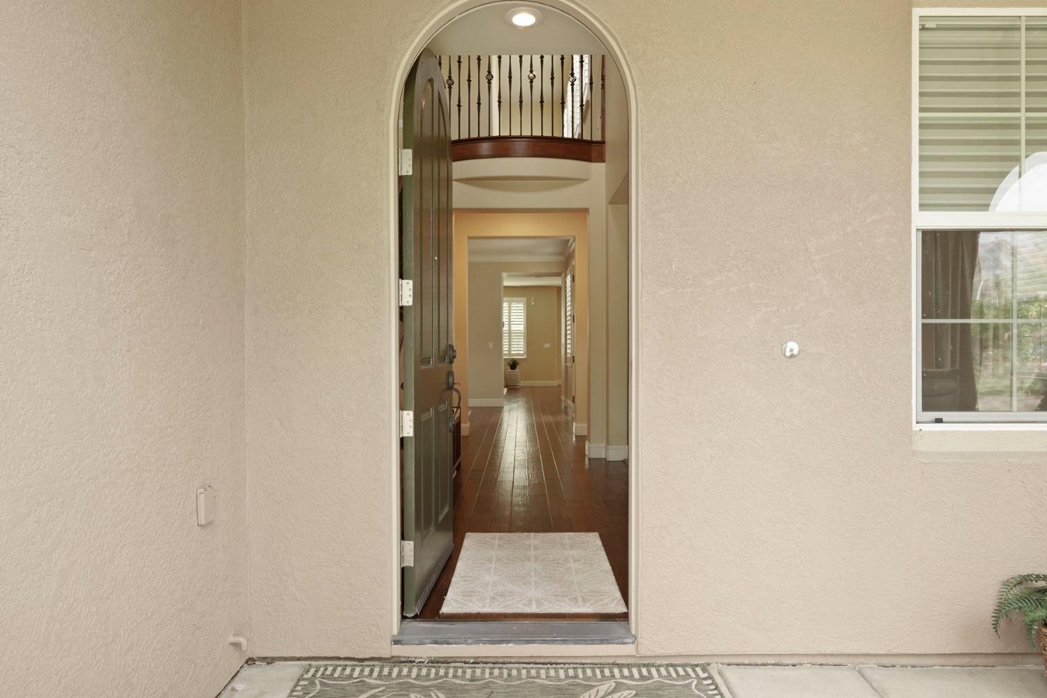 Pinkerton Way, Lodi, California image 5