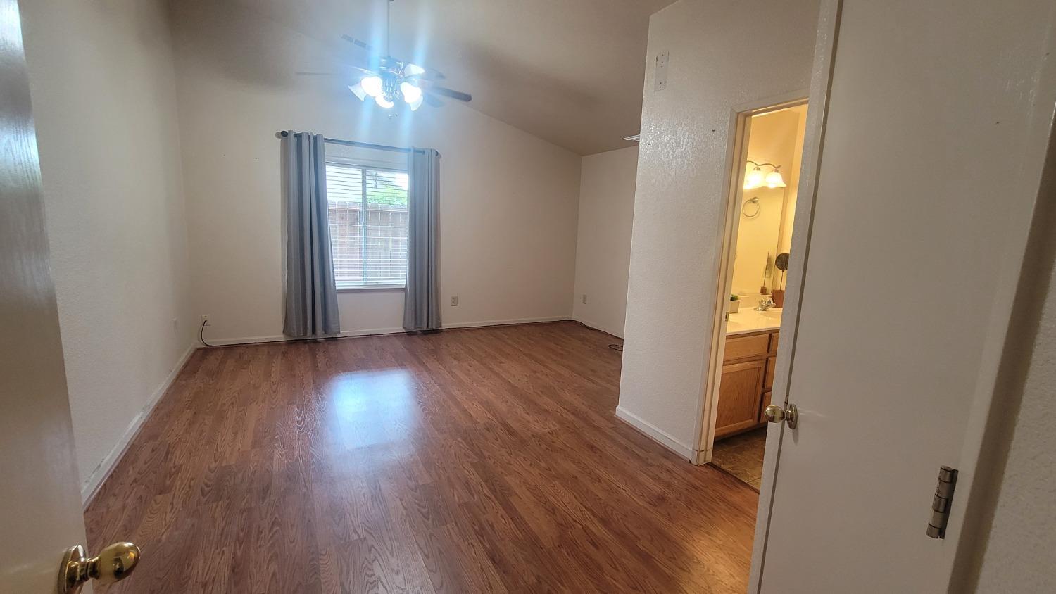Detail Gallery Image 13 of 25 For 1117 La Mesa, Escalon,  CA 95320 - 3 Beds | 2 Baths