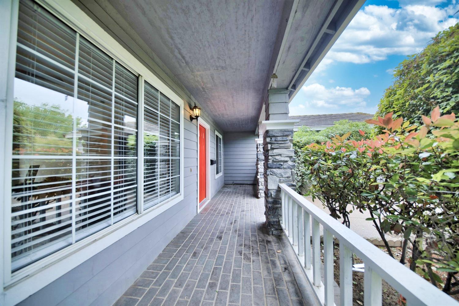 Detail Gallery Image 4 of 83 For 774 Long Barn Dr, Lathrop,  CA 95330 - 3 Beds | 2 Baths
