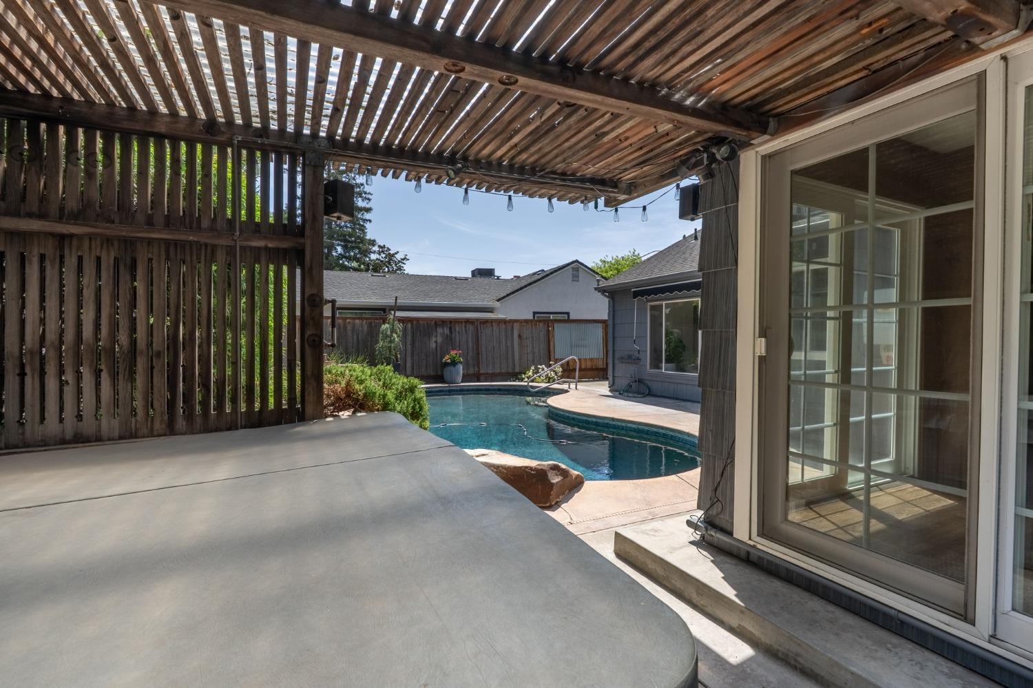 Detail Gallery Image 33 of 39 For 7516 Brentwood Dr, Stockton,  CA 95207 - 3 Beds | 1/1 Baths