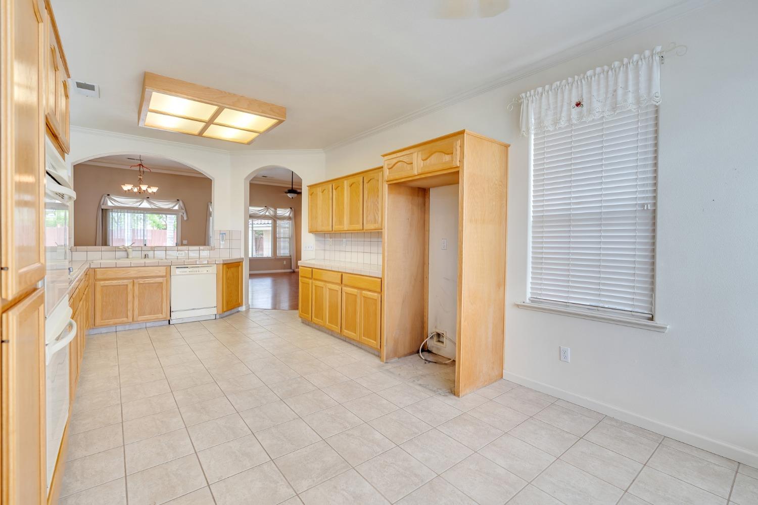 Detail Gallery Image 2 of 62 For 722 Ruddy Ct, Los Banos,  CA 93635 - 3 Beds | 2 Baths