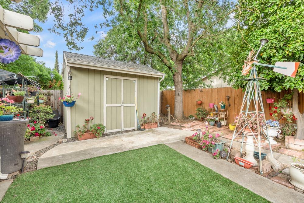 Detail Gallery Image 35 of 40 For 8254 Arroyo Vista Dr, Sacramento,  CA 95823 - 3 Beds | 2 Baths