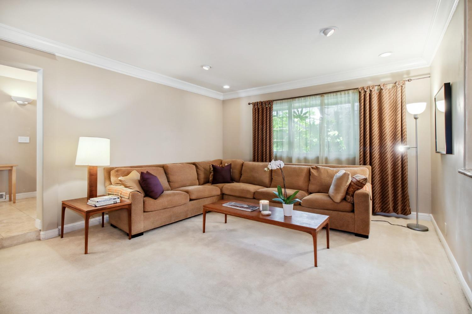 Detail Gallery Image 11 of 56 For 3841 American River Dr, Sacramento,  CA 95864 - 4 Beds | 3 Baths