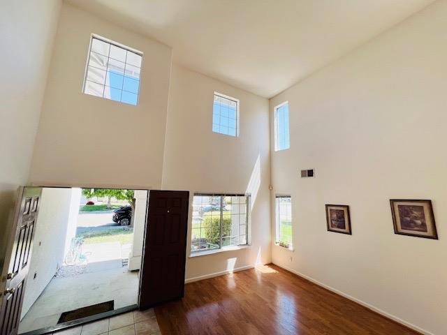 Detail Gallery Image 5 of 30 For 201 Ali Ct, Tracy,  CA 95376 - 4 Beds | 3 Baths