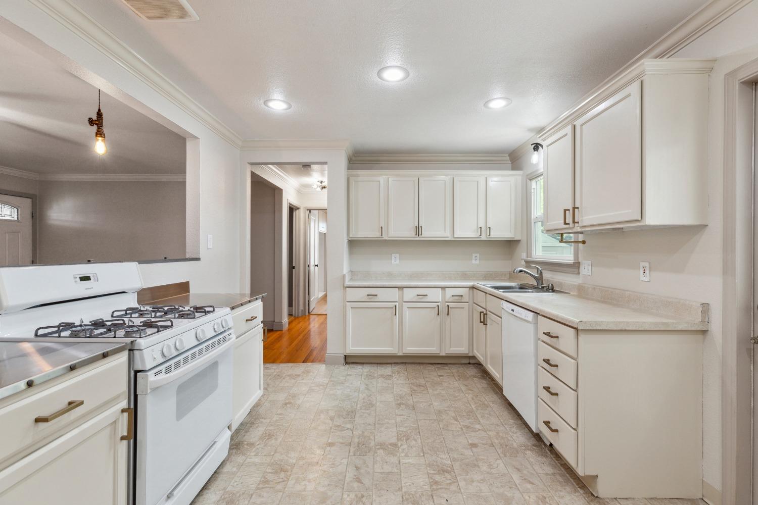Fir Street, Manteca, California image 9