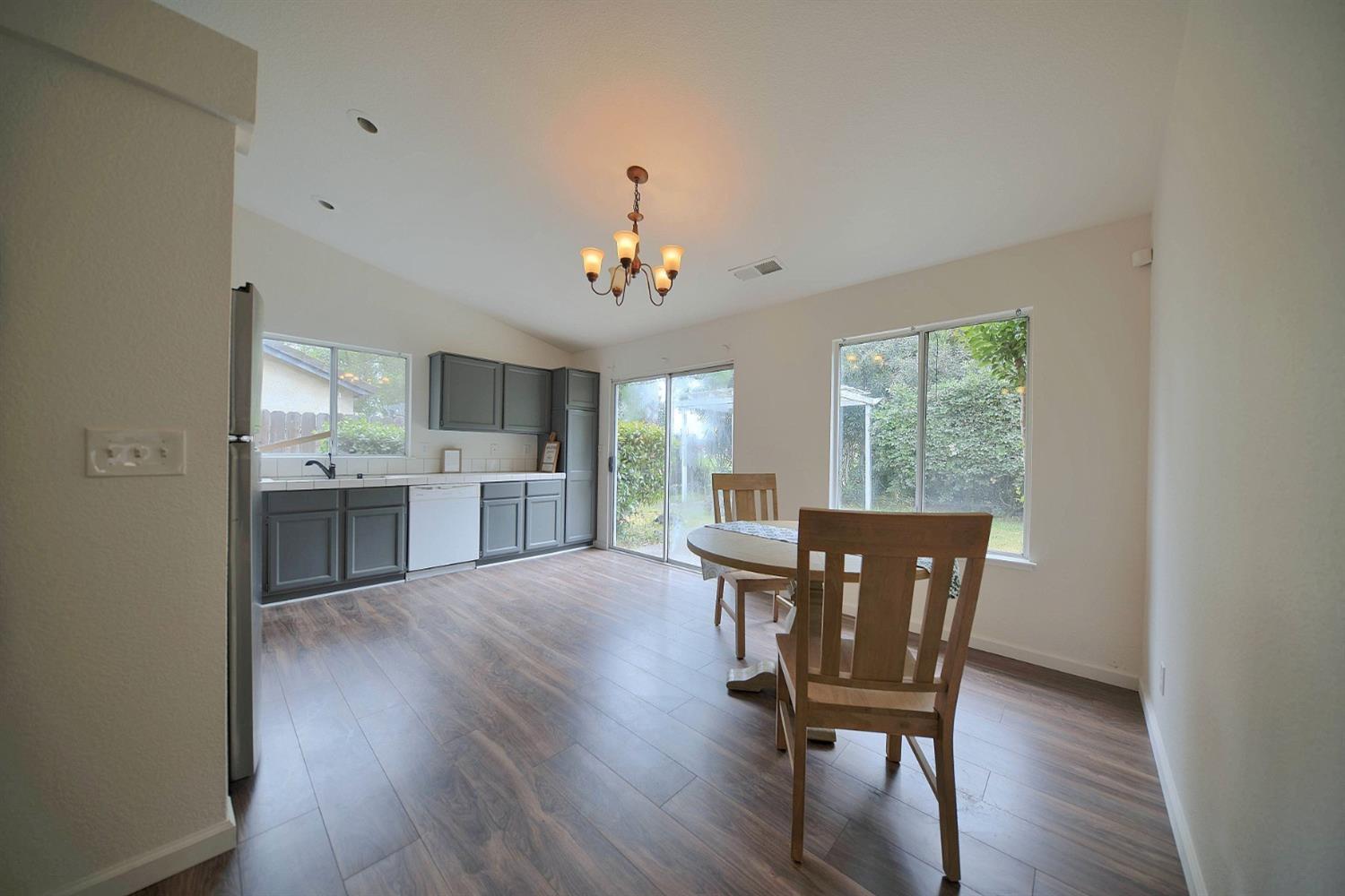 Detail Gallery Image 18 of 83 For 774 Long Barn Dr, Lathrop,  CA 95330 - 3 Beds | 2 Baths