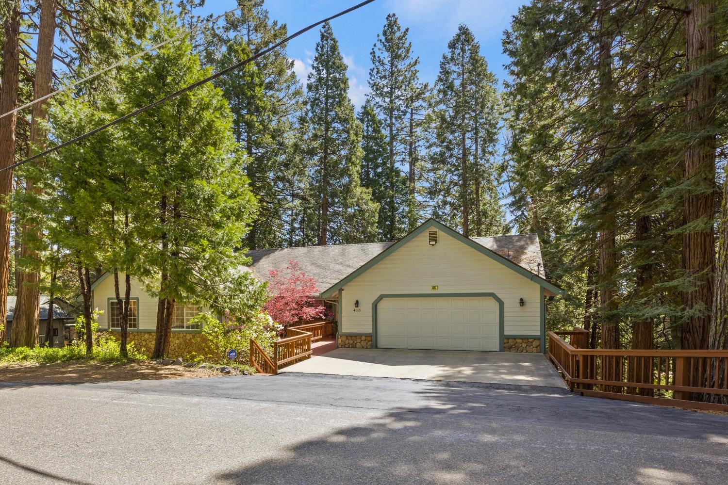 Detail Gallery Image 2 of 73 For 4013 Garnet Rd, Pollock Pines,  CA 95726 - 4 Beds | 3 Baths